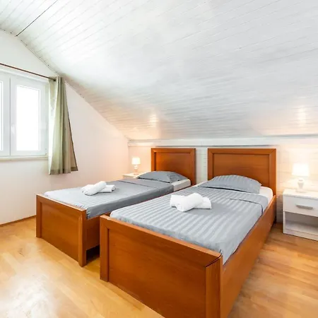 Lanare Apartmán *
